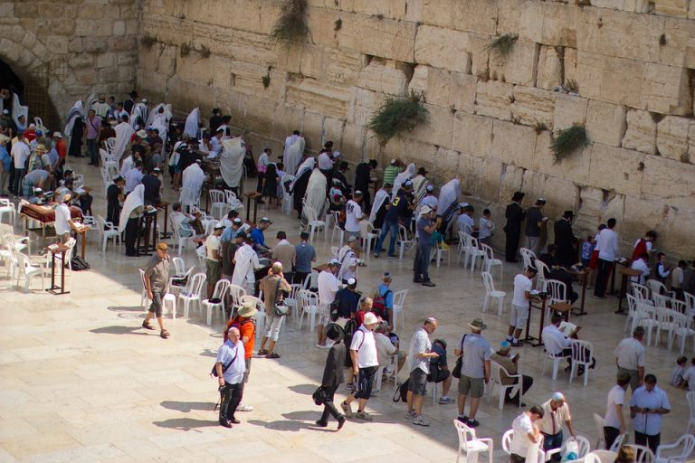 Read more about the article Aliyah-Going up to Jerusalem and looking to the Lord