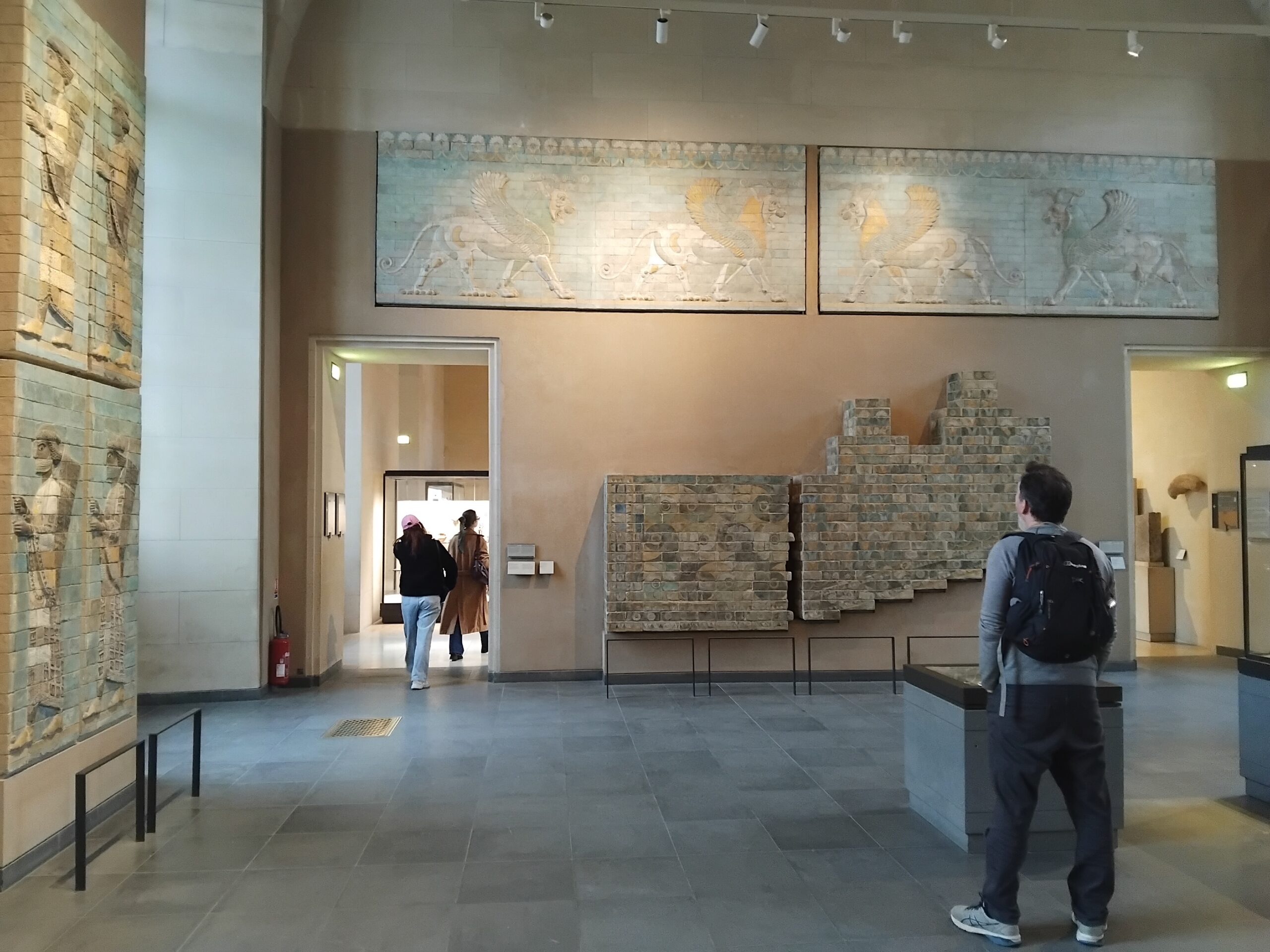 You are currently viewing The Louvre Museum and the Bible